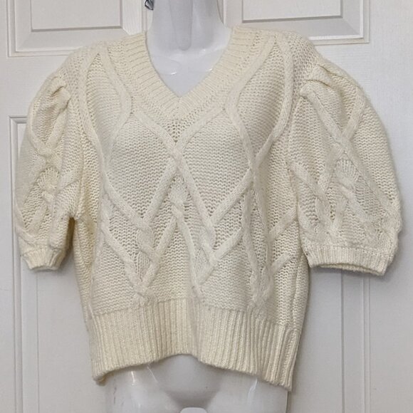 STEVE MADDEN Sweater  Knit Top Blouse  V Neck Short Sleeves Size M NWT - Picture 1 of 11